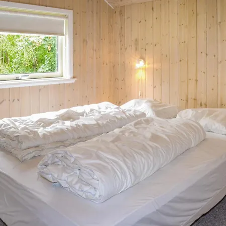 Дом отдыха Nice Home In Oksbol With Sauna